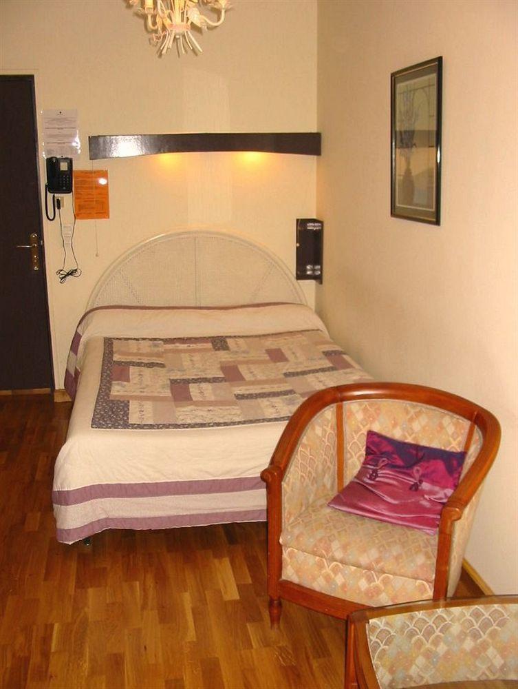 Villedieu-les-Poëles Hotel Saint - Pierre מראה חיצוני תמונה