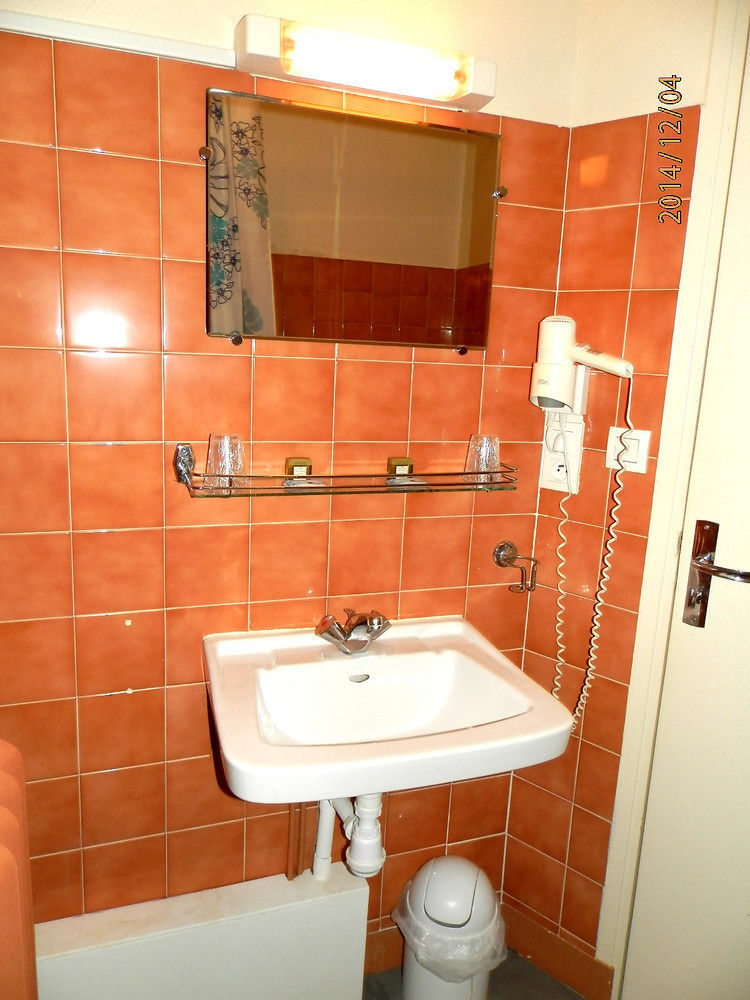 Villedieu-les-Poëles Hotel Saint - Pierre מראה חיצוני תמונה