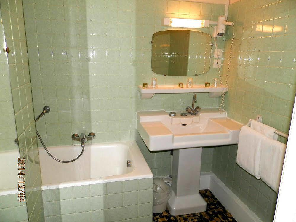 Villedieu-les-Poëles Hotel Saint - Pierre מראה חיצוני תמונה