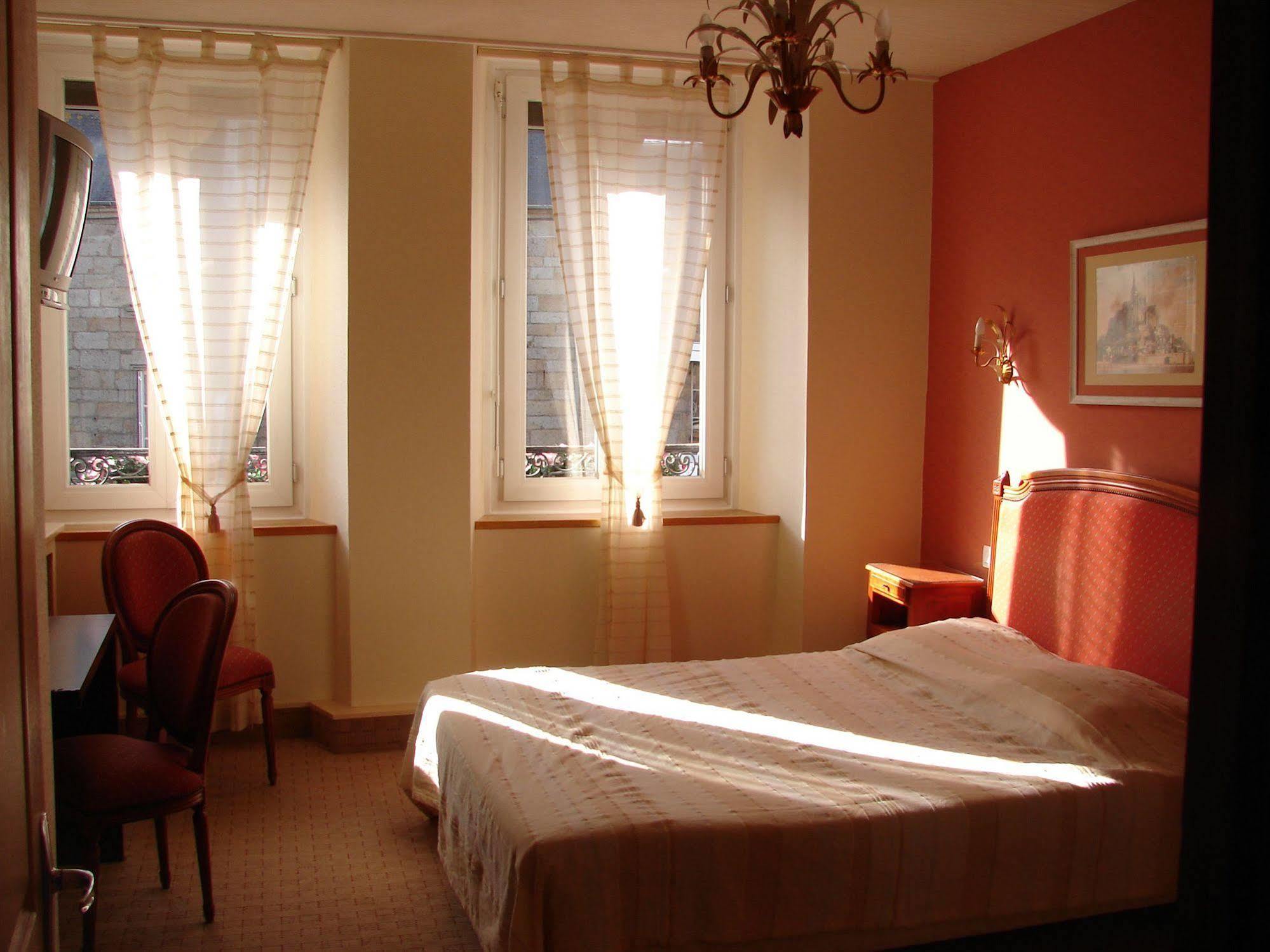 Villedieu-les-Poëles Hotel Saint - Pierre מראה חיצוני תמונה